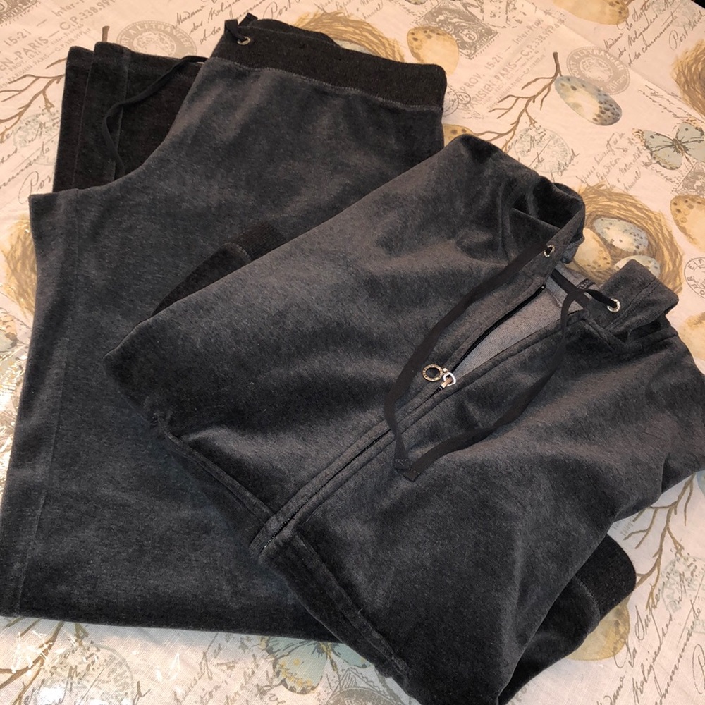 NEW YORK & COMPANY COMFORT ZONE JOGGING SUIT SET